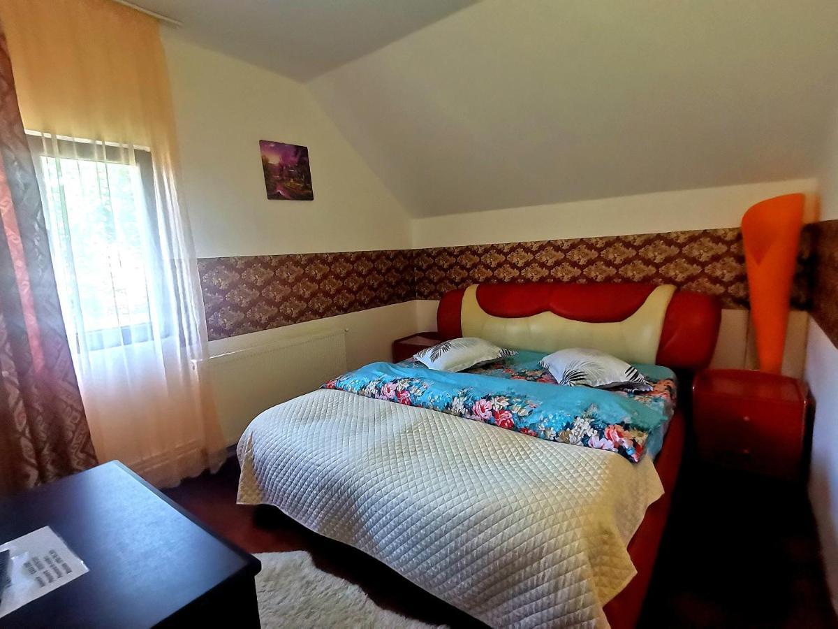 Casa Dixi Hotel Buşteni Eksteriør billede