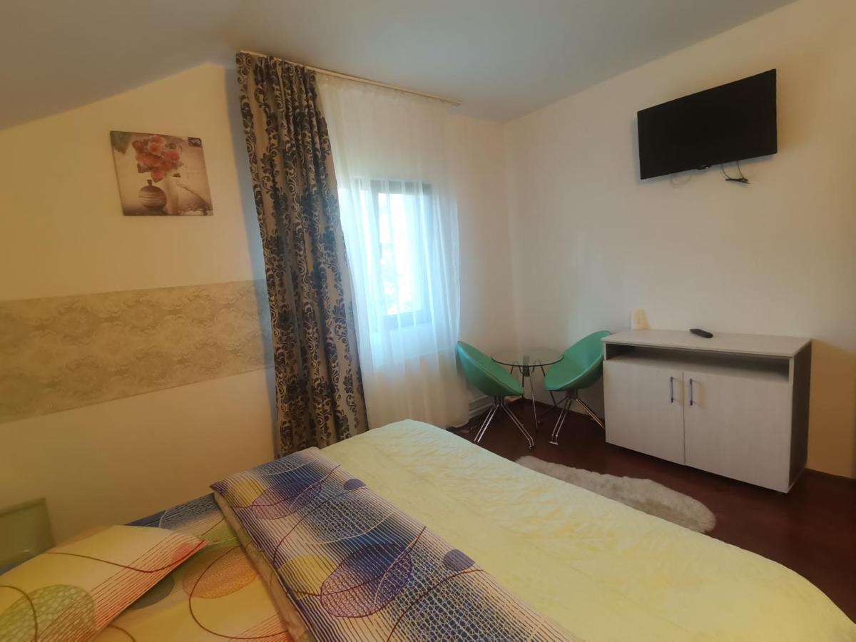Casa Dixi Hotel Buşteni Eksteriør billede