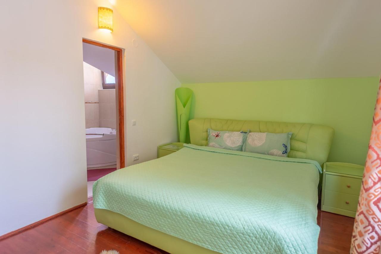 Casa Dixi Hotel Buşteni Eksteriør billede